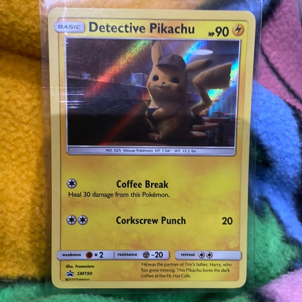 Detective Pikachu SM190 Black Star Promo Holo Rare Pokemon Card - NM Near Mint